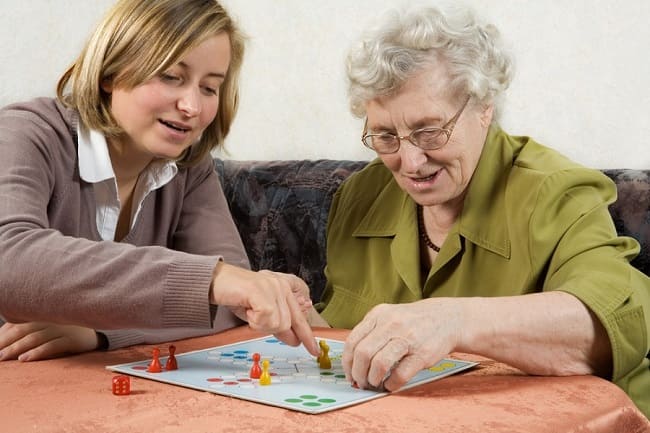 Gestionar la ayuda a domicilio para el acompañamiento de ancianos