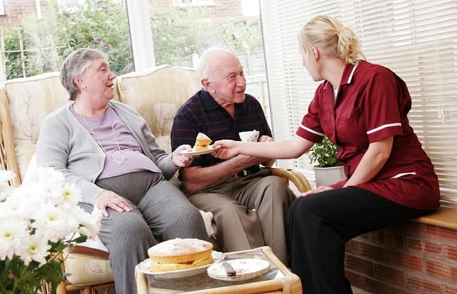 Asistencia domiciliaria: cuidado de matrimonios de ancianos