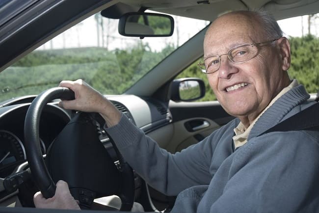 Ayuda domiciliaria: ¿pueden conducir las personas mayores?