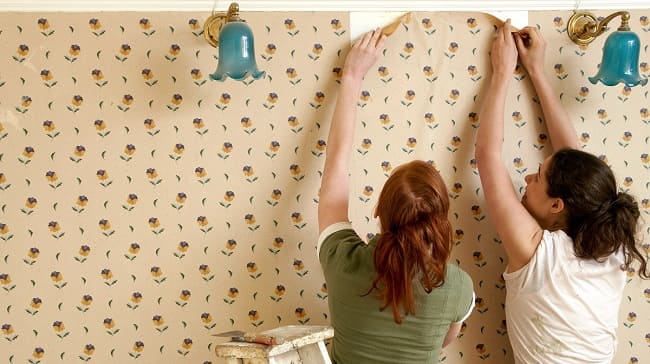 Limpieza a domicilio: cómo eliminar el pegamento de la pared