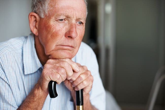 Cuidado de ancianos: síntomas del alzhéimer