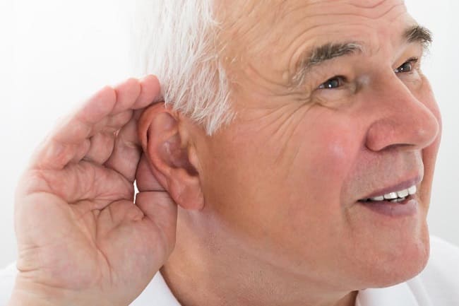Ayuda domiciliaria: disminución de la audición