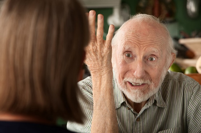 Gestionar conductas difíciles en el cuidado de ancianos