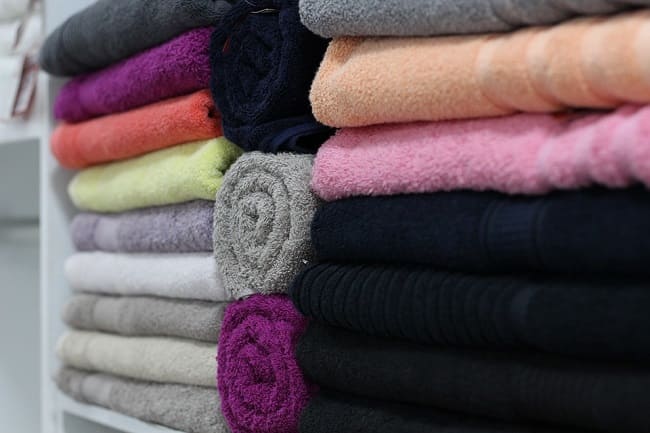 Limpieza del hogar: ¿cómo mantener las toallas suaves?