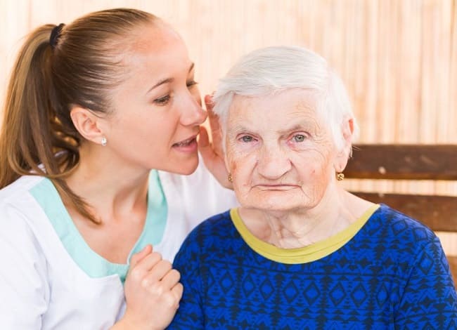 Problemas de sensibilidad auditiva en las personas mayores