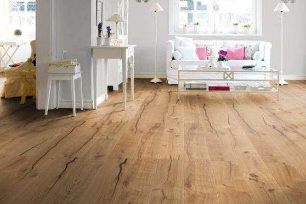 Eliminar cera cristalizada del parquet