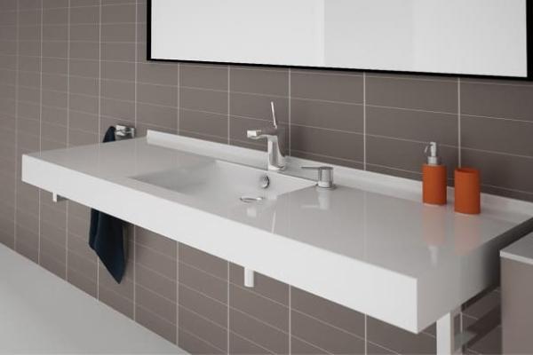 Limpiar superficie porosa del baño