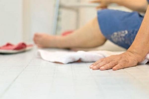 Asistencia domiciliaria en Getxo: caídas en personas mayores