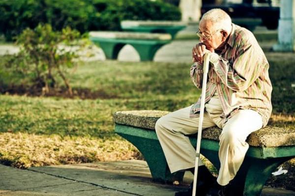 Cuidado de personas mayores: los cambios no son buenos