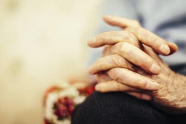 Cuidado de ancianos por horas en Vizcaya: ¿con Domukea?