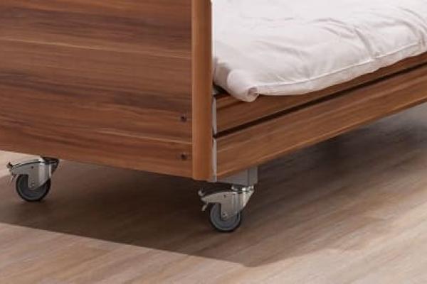 Grúas y camas geriátricas con carro elevador