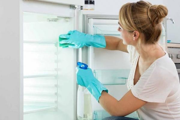 Empresa de limpieza: ¿cómo limpiar el frigorífico?