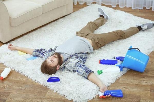 ¿Está cansado de realizar la limpieza domiciliaria los sábados?